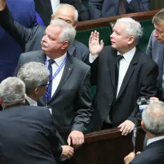 Kiedy PiS wygrał wybory? Historia zwycięstw i kluczowe momenty w polityce