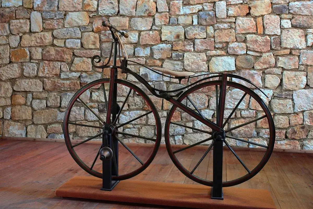 Zdjęcie Kiedy powstał pierwszy rower? Historia i ewolucja pierwszych modeli