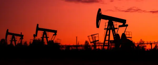 Kto wynalazł ropę naftową? Historia odkrycia i wpływ na przemysł
